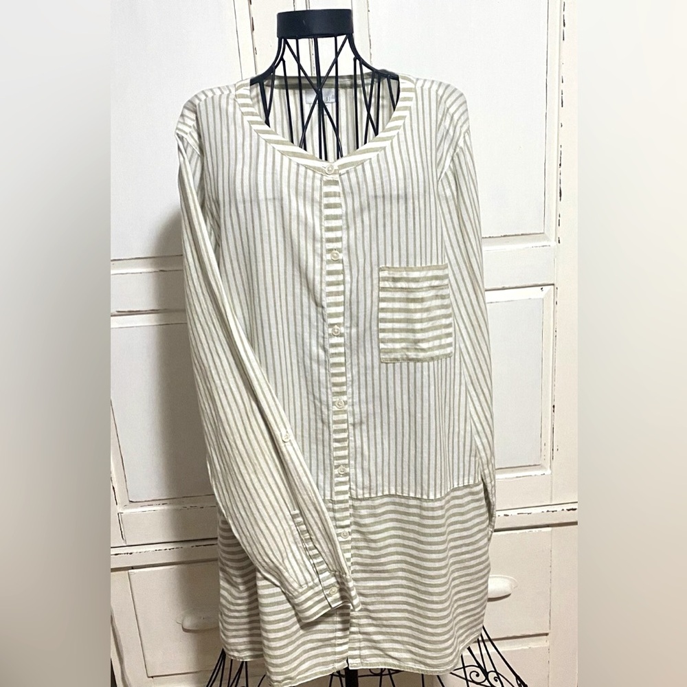 Jack & Jill Tunic Top, Button Down XLG (Preowned) Pin striped